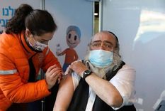 En la jornada de vacunación israelí se le ha dado prioridad a los mayores de 60 años.