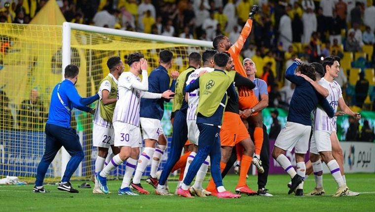 Al-Ain avanzó a los cuartos de final en los penales. Foto: Instagram @alainfca