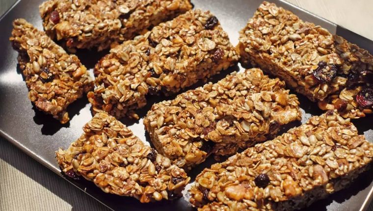 Disfruta de unas ricas barritas de cereales y maní (Shutterstock).