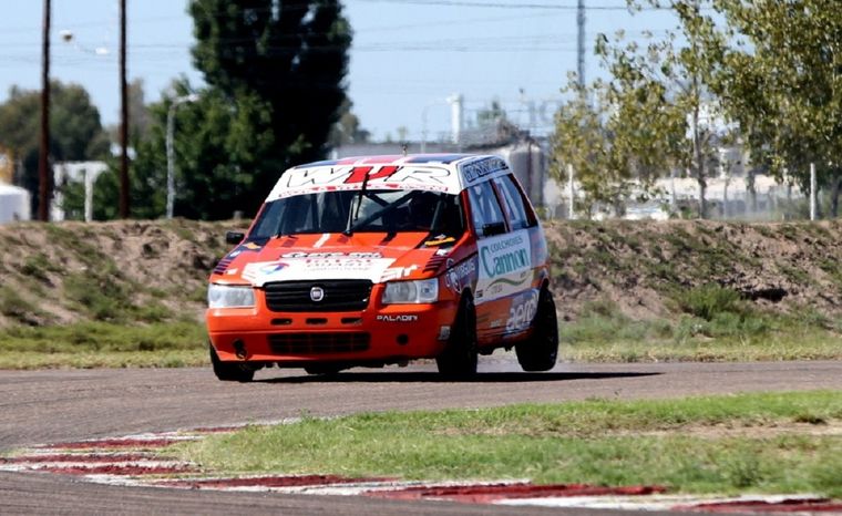 Danilo Gil, ganador del Turismo Promocional 1.4. Foto: Gentileza Alejandro Torres