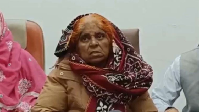 Hamida Banu estuvo desaparecida 22 años por ser víctima de trata en Pakistán Foto: X: @TimesAlgebra