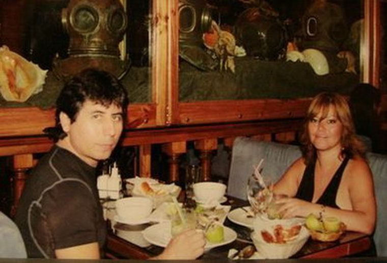La pareja viajó desde Chile la semana pasada para operarse. Foto: El Mercurio