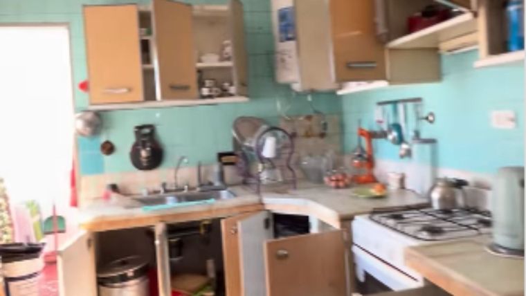 Entre el escepticismo y el terror: la historia de Tati y los entes que la acechan en su propio hogar.