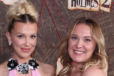 Millie Bobby Brown reveló en una entrevista por qué quiere bloquear a su mamá en Tik Tok. Foto: Monica Schipper (Getty)