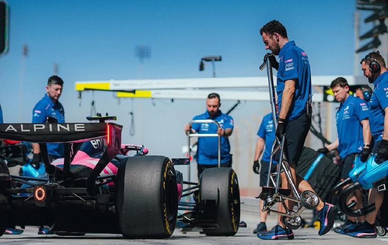 Cómo interpretar las luces traseras del Alpine. Cómo interpretar las luces traseras del Alpine.