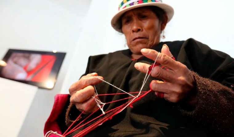 mujer tejedora Bolivia Las artesanías de los pueblos indígenas: cultura en estado puro. Foto: Efe.