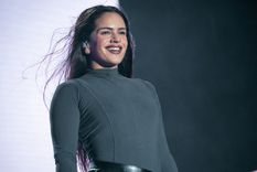 Respira profundo antes de ver a Rosalía luciendo un catsuit al cuerpo Rosalía Vila Tobella, ?es conocida simplemente como Rosalía, es una cantante, productora discográfica y compositora española. Foto: EFE/ Marta Perez