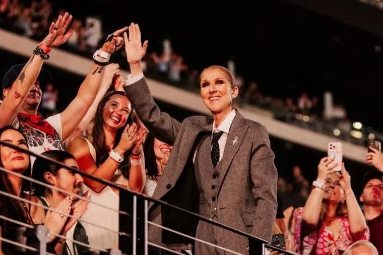 Celine Dion no dejó de sonreír. Celine Dion no dejó de sonreír.