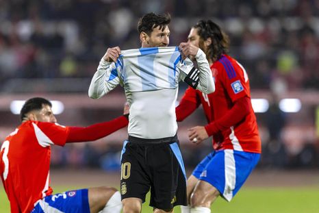 Lionel Messi, el capitán de la Selección argentina, no demoró mucho en subir un posteo a Instagram con un carrusel de fotos del partido vs. Chile. Lionel Messi, el capitán de la Selección argentina, no demoró mucho en subir un posteo a Instagram con un carrusel de fotos del partido vs. Chile.