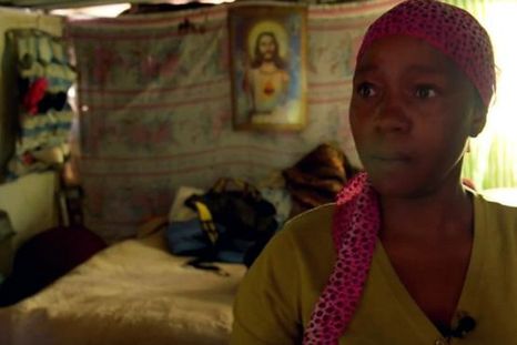 Sacamos los cuchillos, las ponemos en la cama y las violamos: cómo es la vida en una ciudad donde la violación resulta impune