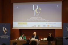 La Real Academia Española (RAE) presentó ayer martes la actualización 23.8 del Diccionario de la lengua española (DLE). La obra evoluciona incorporando 4074 novedades. Foto: RAE