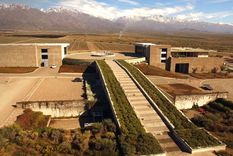 diamandes: la bodega del valle de uco donde arquitectura y naturaleza se fusionan
