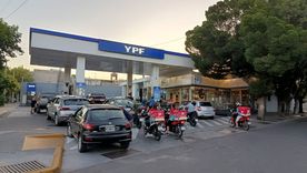 Las estaciones de servicio en Mendoza durante la Noche Buena estarán abiertas hasta las 22 hs. Las estaciones de servicio en Mendoza durante la Noche Buena estarán abiertas hasta las 22 hs.