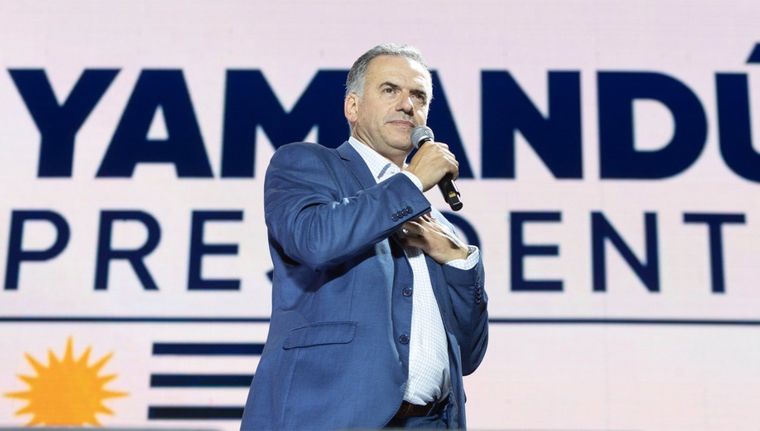 Yamandú Orsi fue el candidato de la izquierda para reemplazar al Gobierno del Partido Nacional Foto: @OrsiYamandu