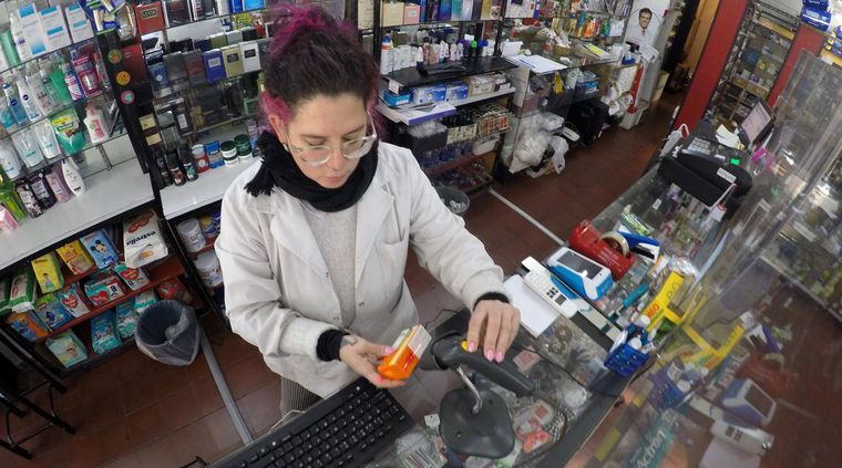 Farmacéuticos mendocinos avanzan en la Justicia Federal contra el DNU de Milei Foto: ALF PONCE MERCADO / MDZ