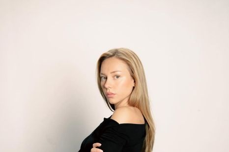 Ester Expósito reveló que padece parálisis del sueño. Ester Expósito reveló que padece parálisis del sueño.