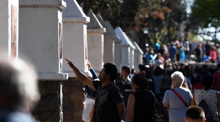 Los Via Cruces congregan a miles a lo largo de todo el país. Foto: ALF PONCE MERCADO / MDZ