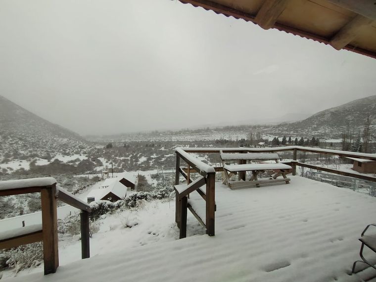 La nieve fue celebrada por muchos en Luján, Potrerillos y otras zonas de la provincia Foto: Gentileza