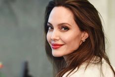Espectacular Angelina Jolie tiene una fantástica cocina en su mansión