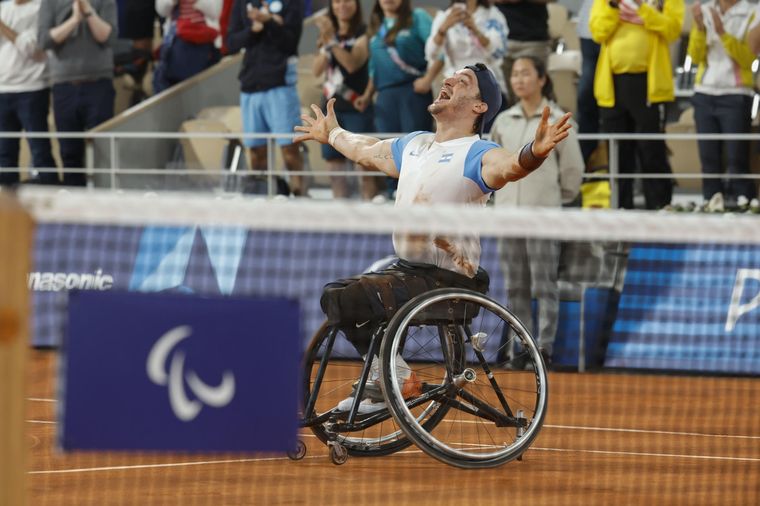Gustavo Fernández ganó el bronce en París. Foto: EFE