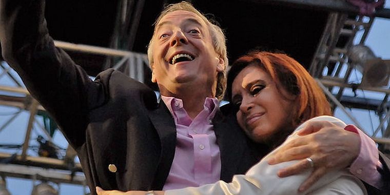 Las leyendas urbanas no perdonan siquiera a la política.