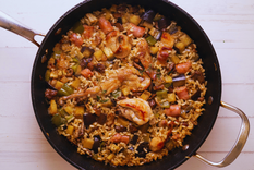 Comparte esta deliciosa paella valenciana con quienes amas