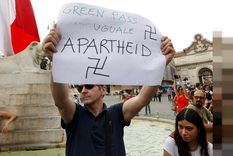 Protestas en Italia por el pase verde. Foto: Euronews.