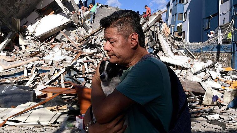 Al menos 250 murieron por el terremoto registrado el pasado lunes en Colombia. Al menos 250 murieron por el terremoto registrado el pasado lunes en Colombia.