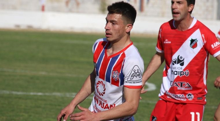Alan Cantero en un partido ante Maipú. Foto: publicada en Tiempo de San Juan
