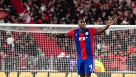 En Núñez buscan un zaguero y apuntaron al colombiano Romaña. En Núñez buscan un zaguero y apuntaron al colombiano Romaña.