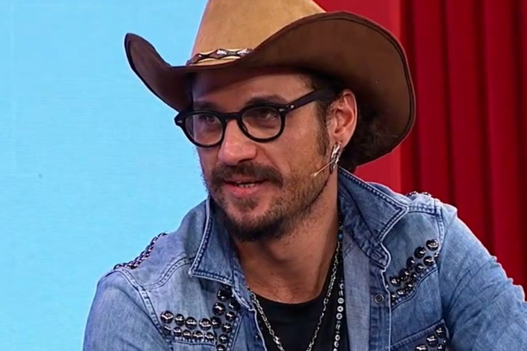 Daniel Osvaldo sorprendió al reaparecer en Instagram con un extraño posteo familiar. 