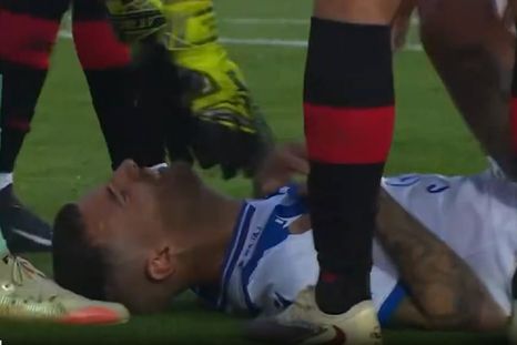 El defensor sufrió la lesión durante el empate entre Vélez y Newells. El defensor sufrió la lesión durante el empate entre Vélez y Newells.
