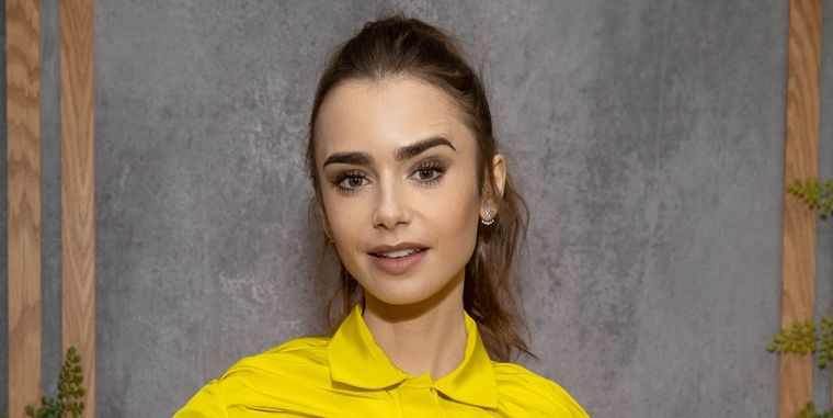 Foto: https://www.harpersbazaar.com/es/famosas/el-estilo-de/a38801838/lily-collins-look-basico-relajado-pantalones-pana-zapatillas-emily-in-paris/
