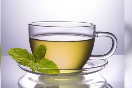Un té de menta todo lo puede. Fuente: Freepik. Un té de menta todo lo puede. Fuente: Freepik.