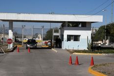 El uso de celulares dentro de las cárceles fue permitido en la pandemia, cuando no se podían organizar visitas con los presos. Foto: ALF PONCE MERCADO / MDZ