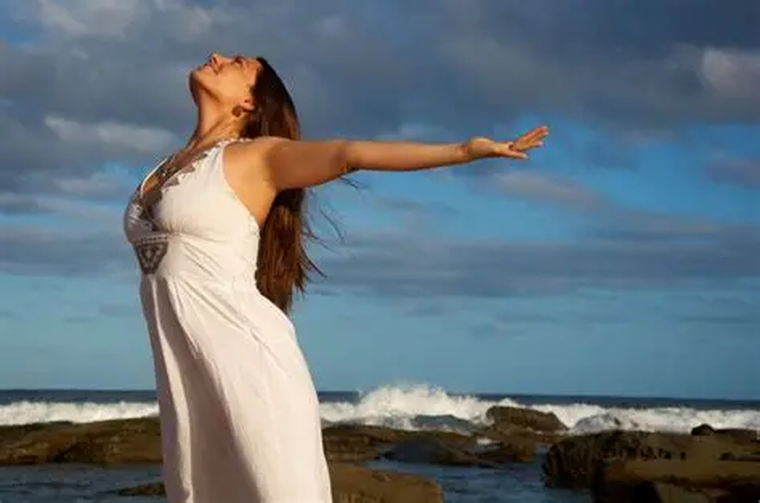 Conocerse no es un simple acto de voluntad ni el resultado exclusivo de una terapia o acompañamiento. Conocerse no es un simple acto de voluntad ni el resultado exclusivo de una terapia o acompañamiento.