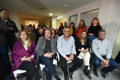 MDZol | Anabel Fernández Sagasti, Emir Félix, Edgardo González, Adriana Cano y Adolfo Bermejo. (Imagen de archivo) Foto: MDZ