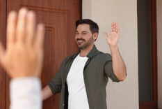 ¿Cómo es la forma correcta de saludar por la mañana? La respuesta en la nota.