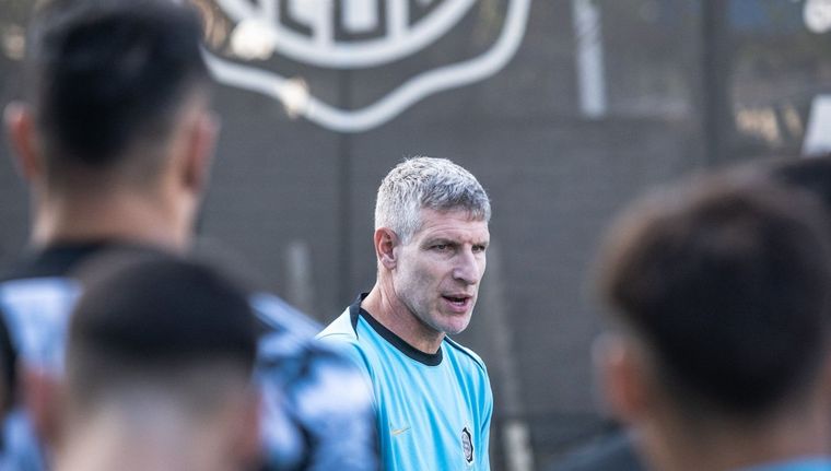 El Olimpia de Martín Palermo sufrió una dolorosa derrota en su debut por Copa Libertadores. Foto: Prensa Olimpia de Paraguay