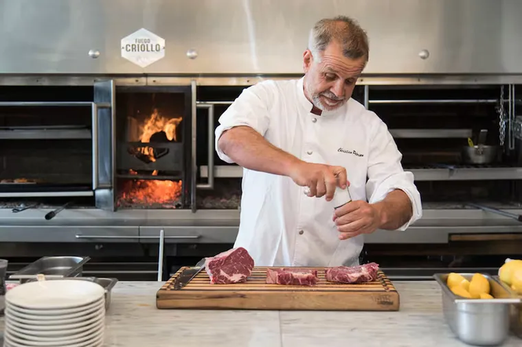Christian Petersen, uno de los chefs más influyentes de la cocina argentina, compartió su mirada sobre la milanesa perfecta. Christian Petersen, uno de los chefs más influyentes de la cocina argentina, compartió su mirada sobre la milanesa perfecta.