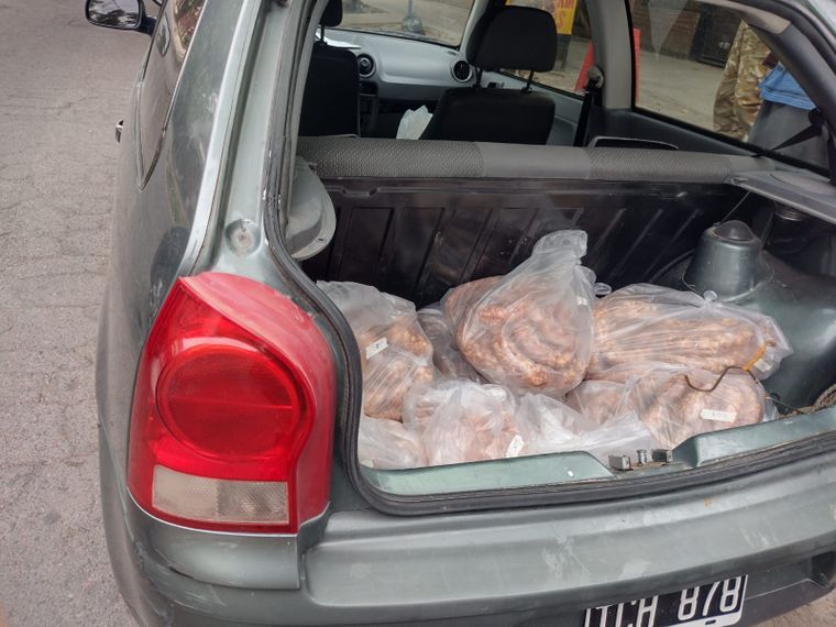 Las bolsas estaban escondidas en todo el auto