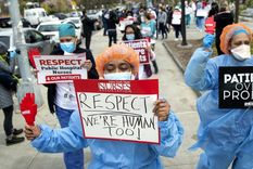 queremos ser heroes vivos: hay huelga de enfermeros en nueva york