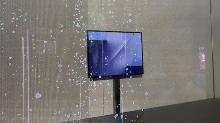 El Samsung Galaxy Z TriFold pasa de teléfono plegable a tablet de 10 pulgadas.