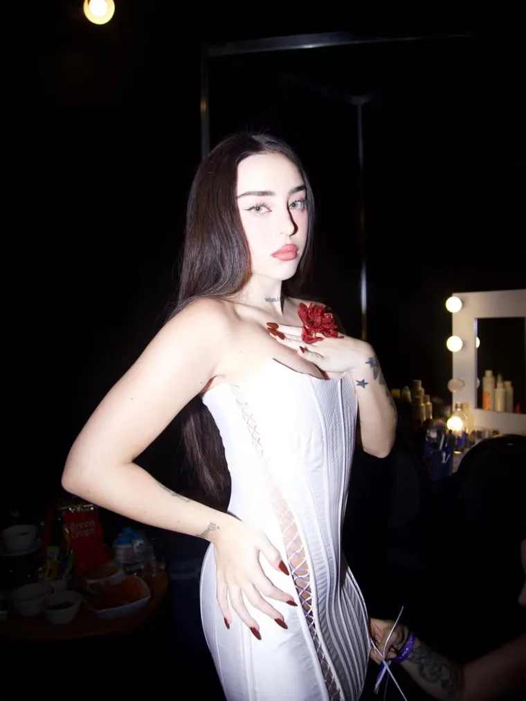 El look total white que deslumbró en el regreso de Tan Biónica. El look total white que deslumbró en el regreso de Tan Biónica.