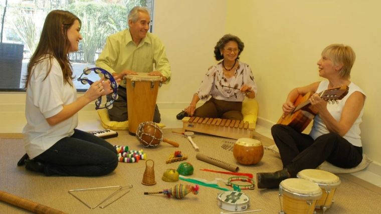 La música es mucho más que una fuente de entretenimiento: es una herramienta terapéutica complementaria que ayuda a mejorar la salud. Foto: MDZ