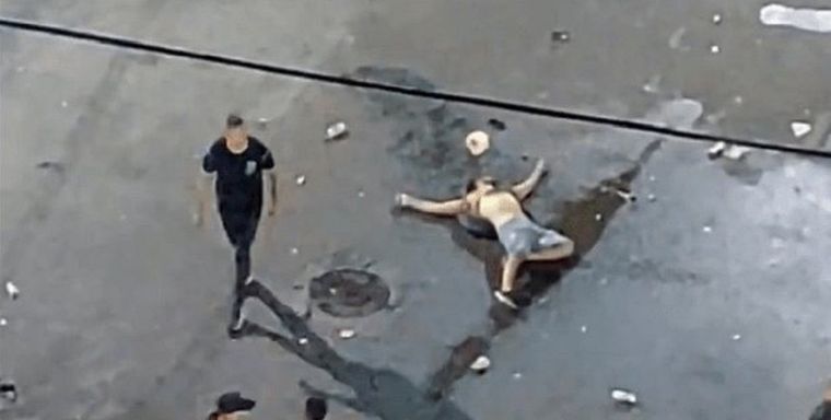 La víctima de la agresión está en terapia intensiva. Foto: Captura de video