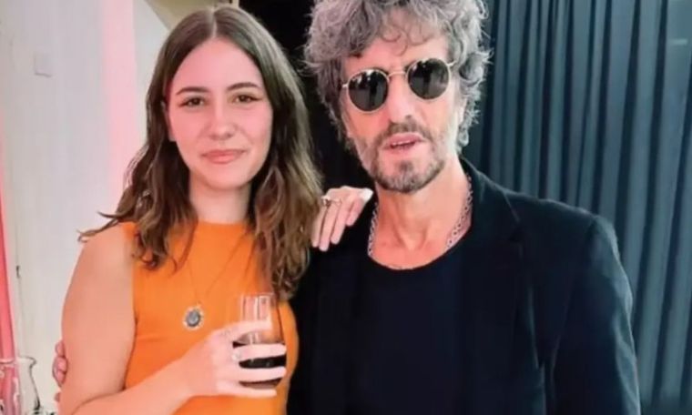 Mora tiene 21 años y es la hija de Diego Peretti La joven también se dedica a la actuación