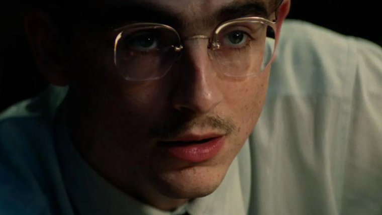 Timothée Chalamet, nominado al Oscar por interpretar a la estrella del tenis de mesa Marty Reisman en Marty Supreme.
