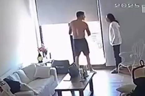 Federico Nicolás Balbuena fue detenido por el brutal ataque que perpetró contra su expareja Camila Romero en Pilar. Ahora será alojado en una unidad carcelaria tras dictarse la prisión preventiva en su contra. Federico Nicolás Balbuena fue detenido por el brutal ataque que perpetró contra su expareja Camila Romero en Pilar. Ahora será alojado en una unidad carcelaria tras dictarse la prisión preventiva en su contra.