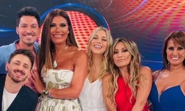 Intrusos cambiará de horario en las tardes de América El programa de Flor de la V se reacomoda durante enero